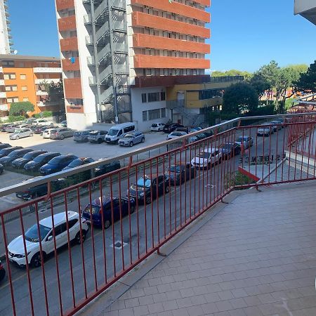 Condominio Cristallo Lignano Sabbiadoro Bagian luar foto