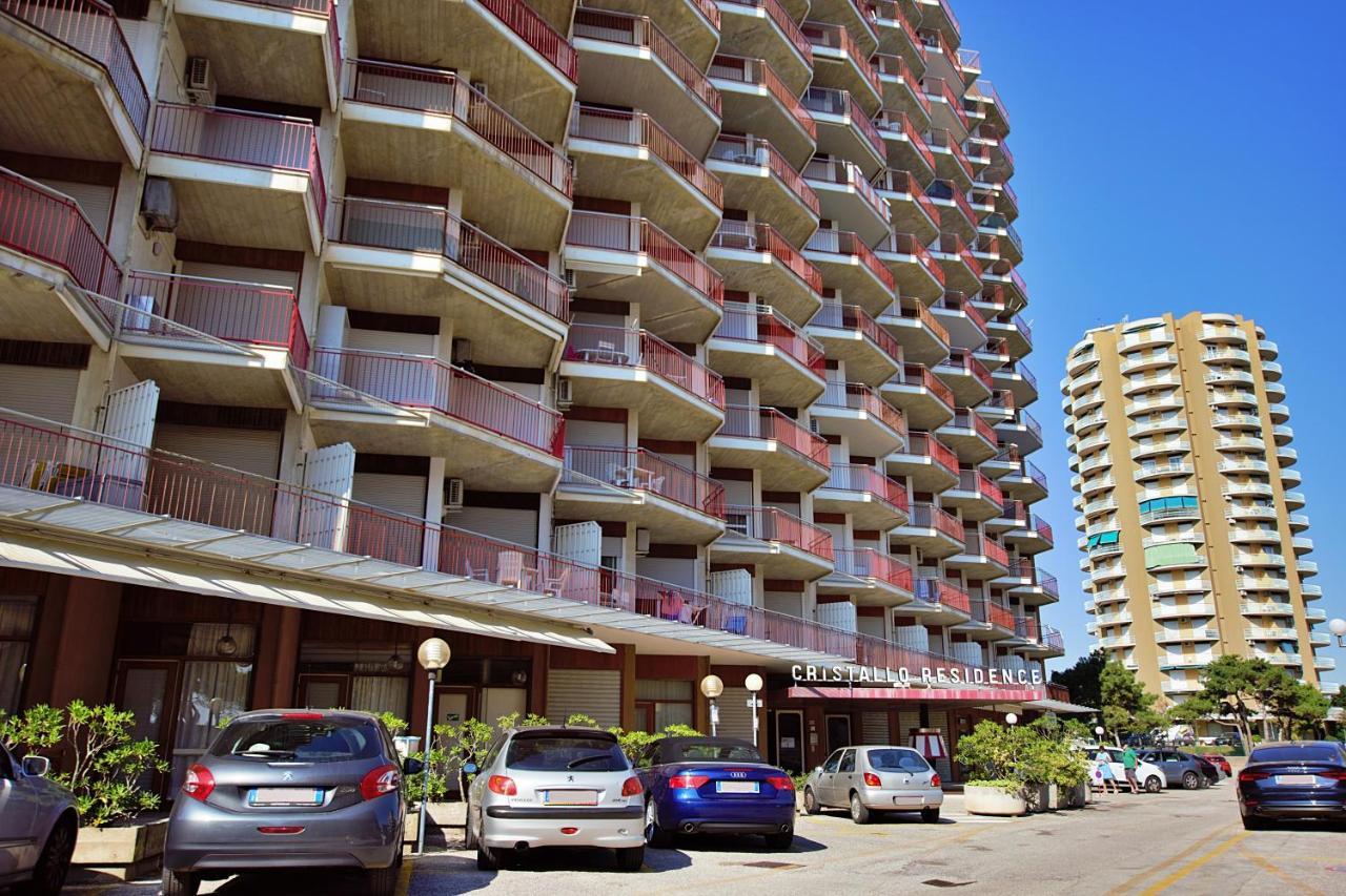 Condominio Cristallo Lignano Sabbiadoro Bagian luar foto