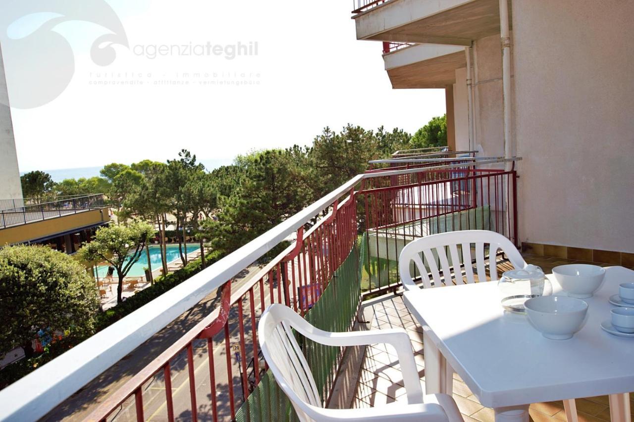 Condominio Cristallo Lignano Sabbiadoro Bagian luar foto