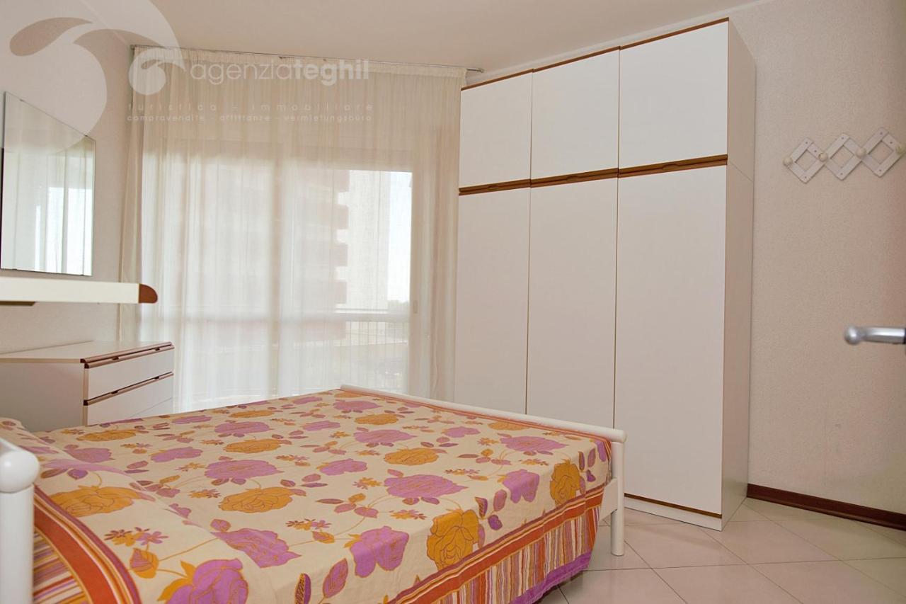 Condominio Cristallo Lignano Sabbiadoro Bagian luar foto