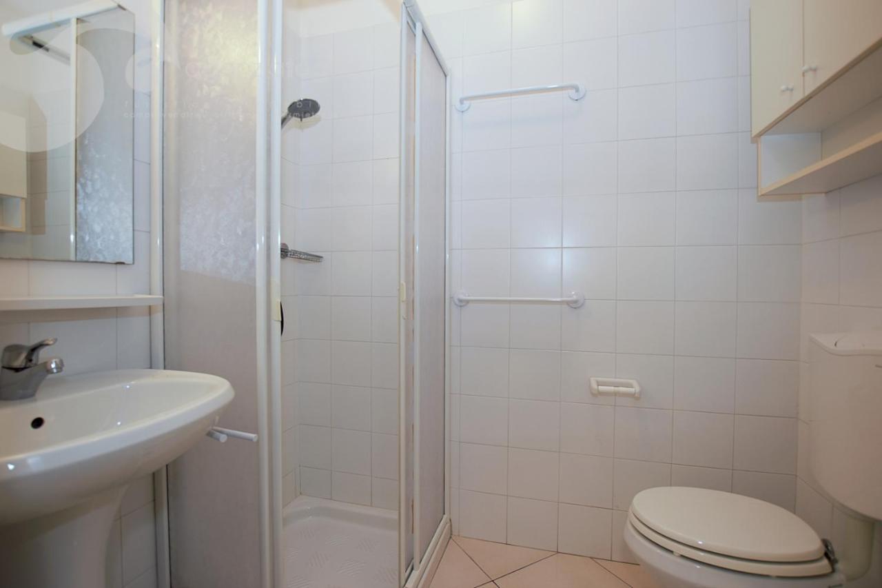 Condominio Cristallo Lignano Sabbiadoro Bagian luar foto
