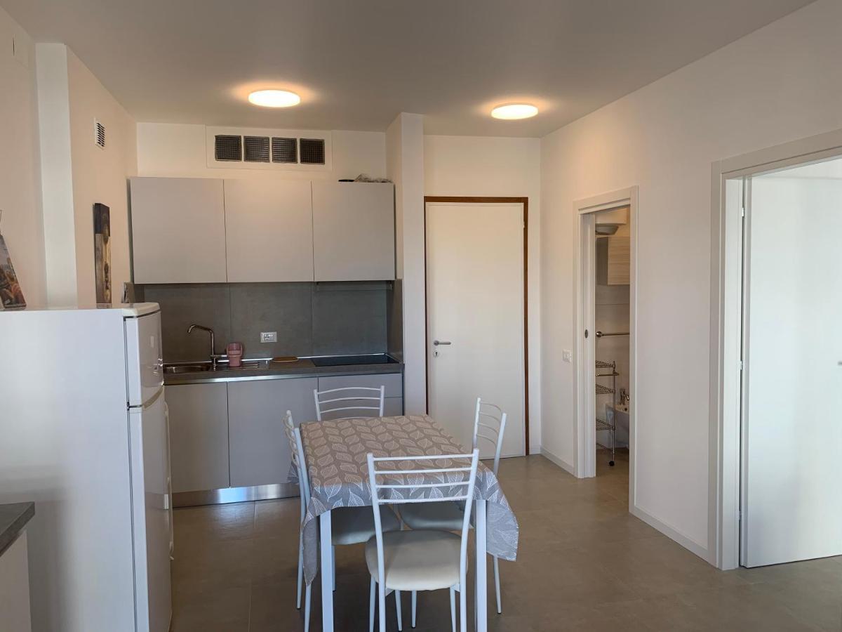 Condominio Cristallo Lignano Sabbiadoro Bagian luar foto