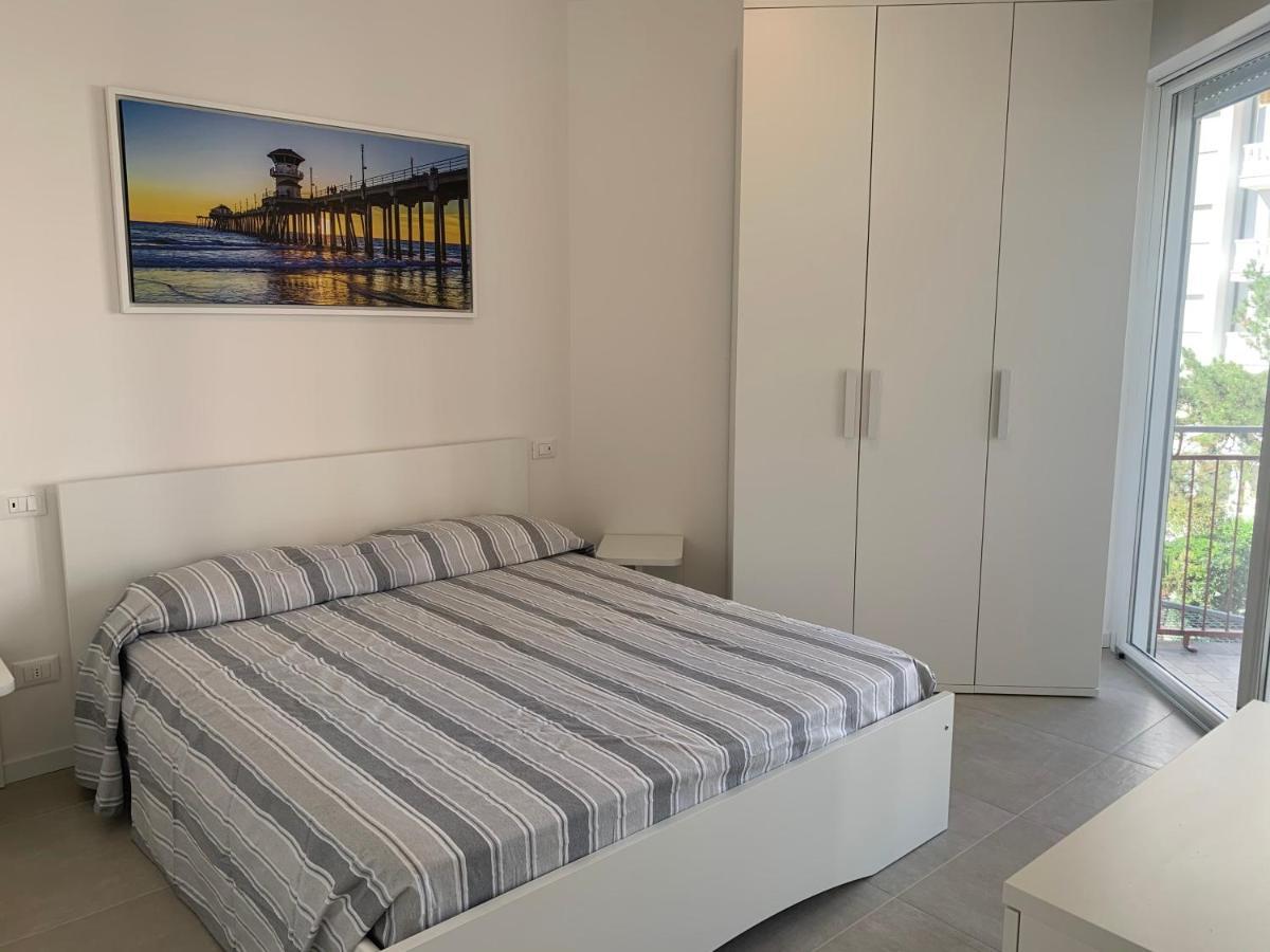 Condominio Cristallo Lignano Sabbiadoro Bagian luar foto