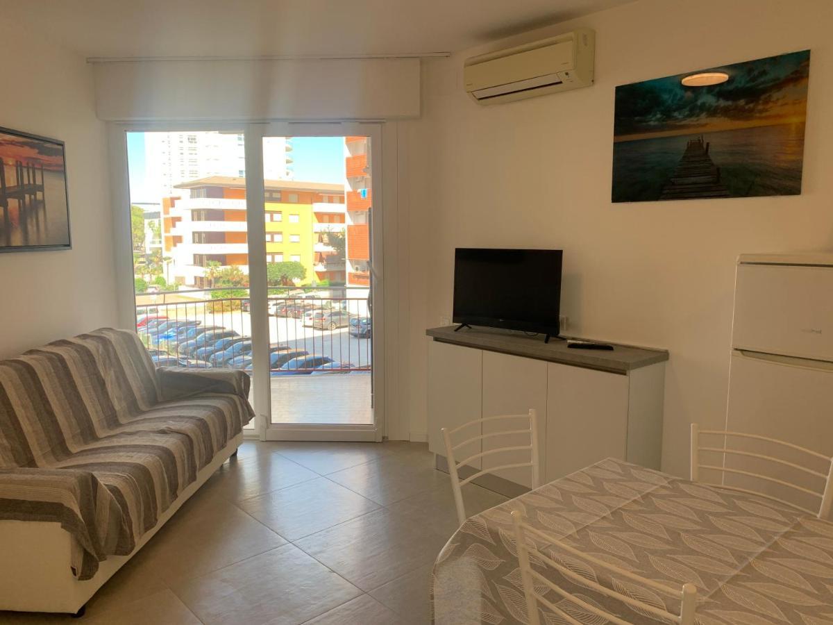 Condominio Cristallo Lignano Sabbiadoro Bagian luar foto